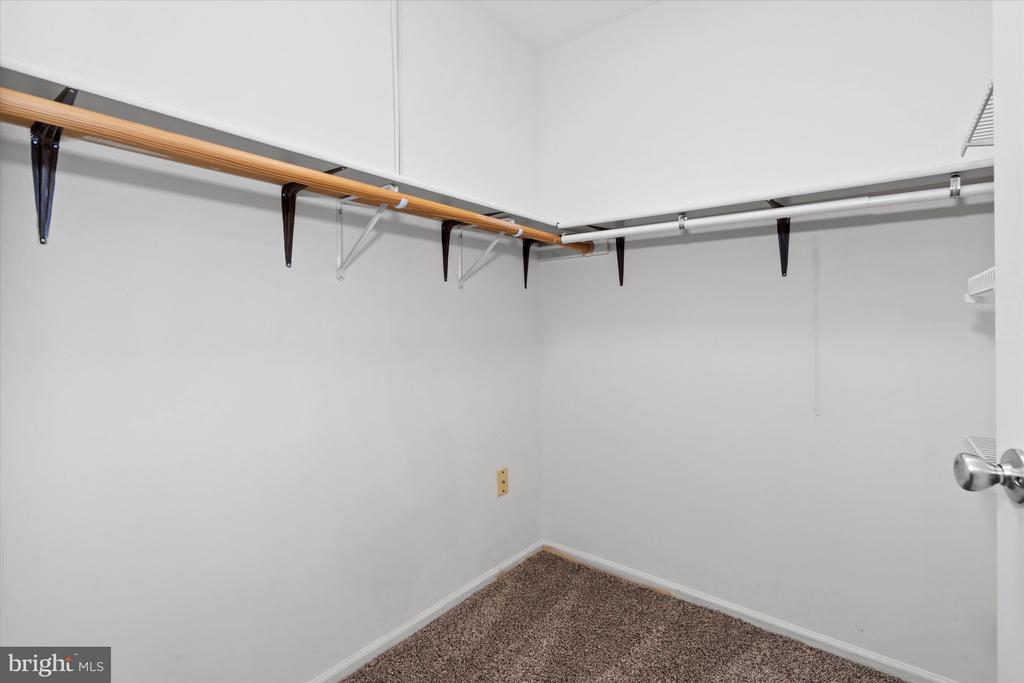 615 DELAWARE STREET Unit: 10