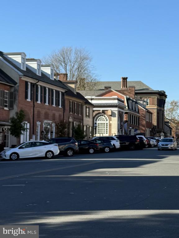 615 DELAWARE STREET Unit: 10