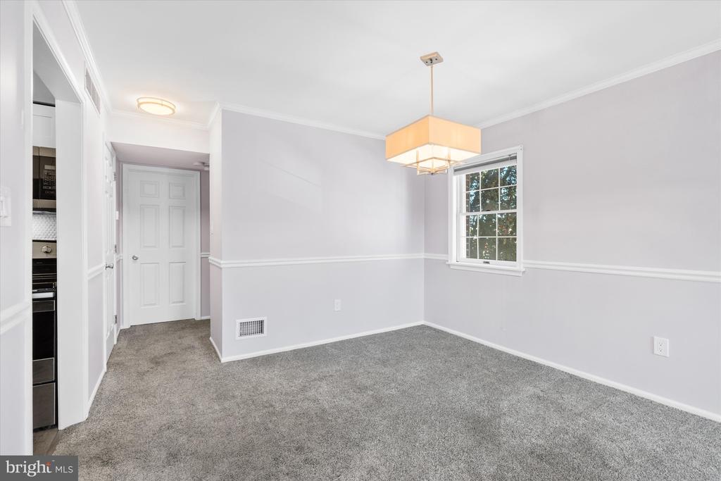 615 DELAWARE STREET Unit: 10