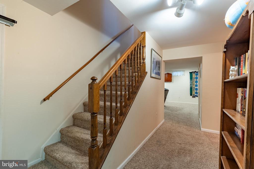 16 SOMERSET LANE