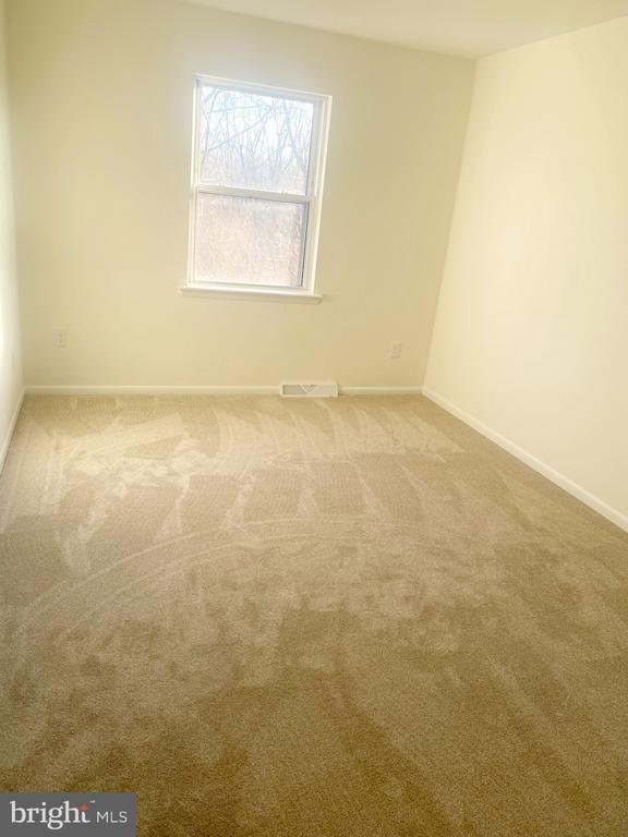 34 LOWER VALLEY LANE