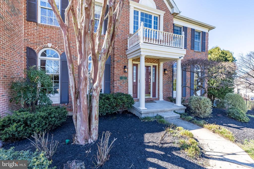 42 SPRINGBROOK LANE