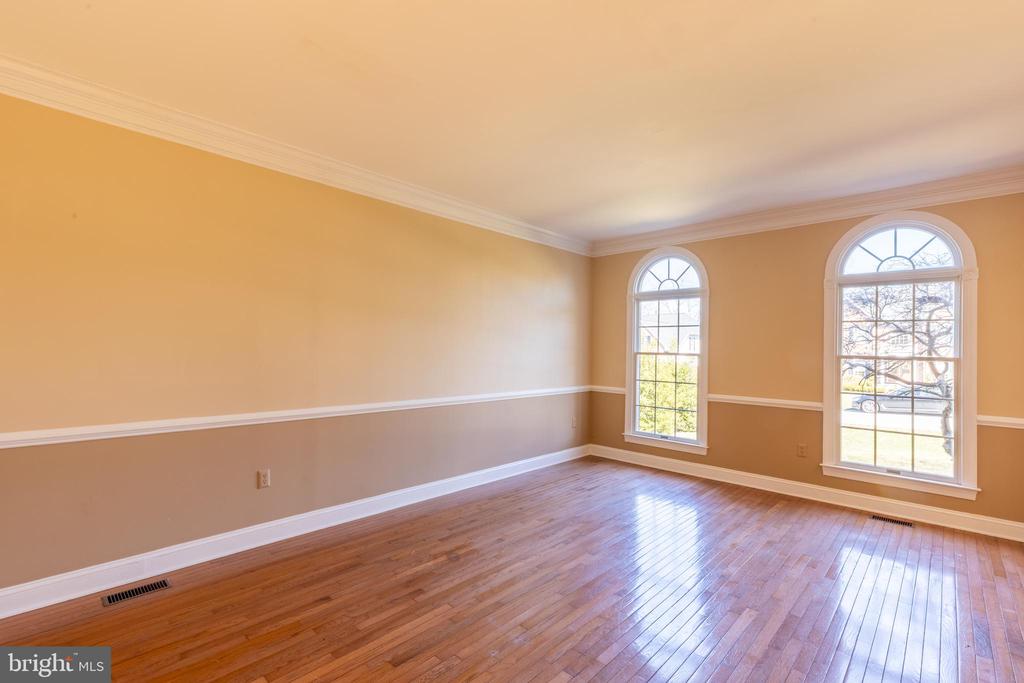 42 SPRINGBROOK LANE