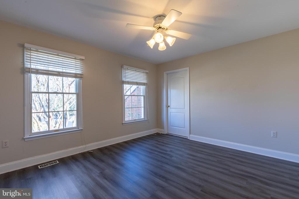 42 SPRINGBROOK LANE