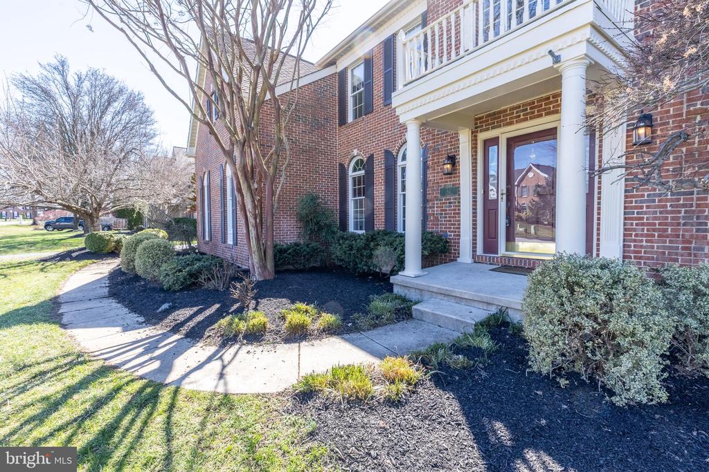 42 SPRINGBROOK LANE