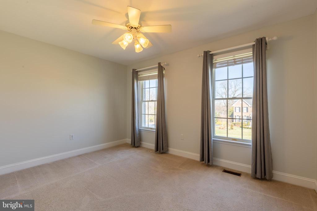 42 SPRINGBROOK LANE