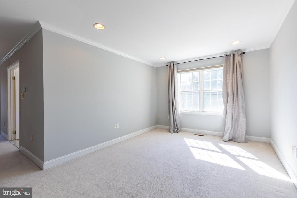 42 SPRINGBROOK LANE