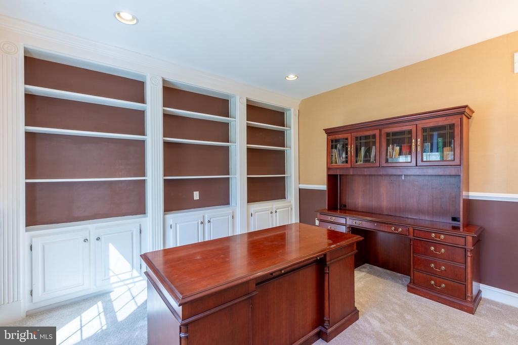 42 SPRINGBROOK LANE
