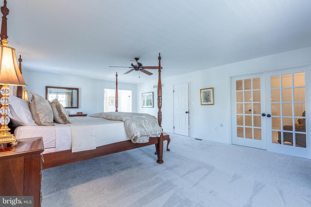20 AUTUMNWOOD DRIVE