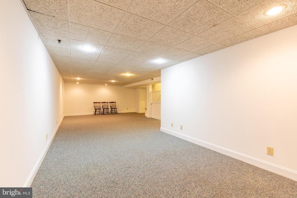 20 AUTUMNWOOD DRIVE