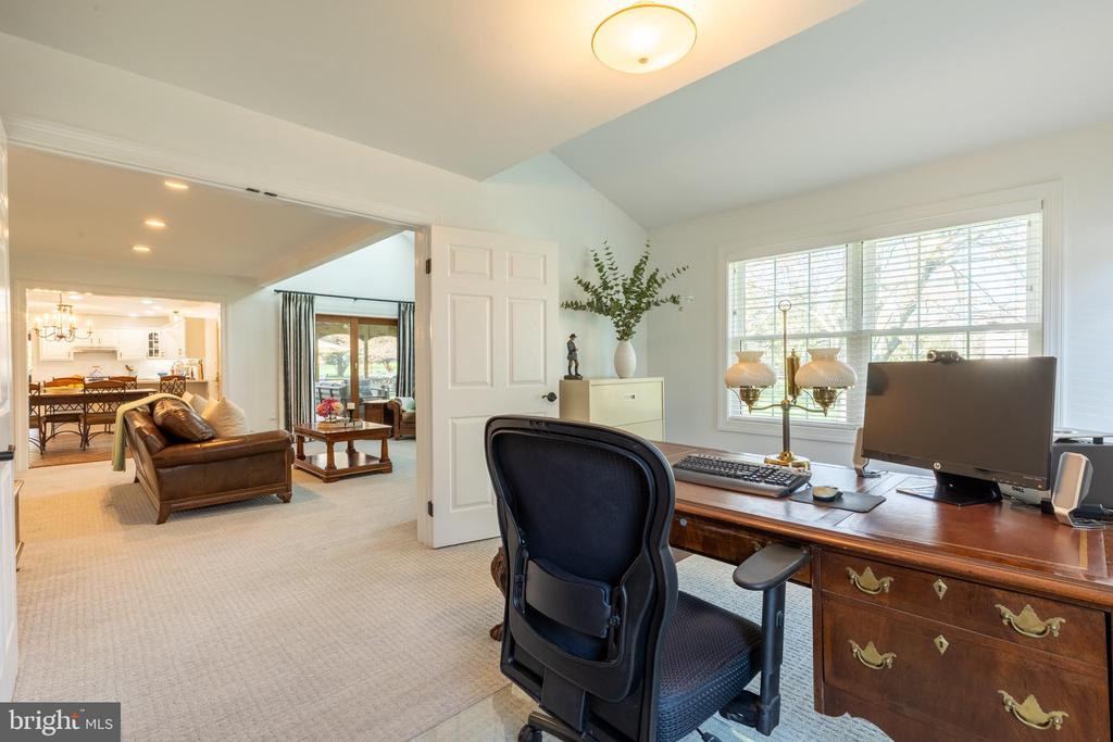 20 AUTUMNWOOD DRIVE