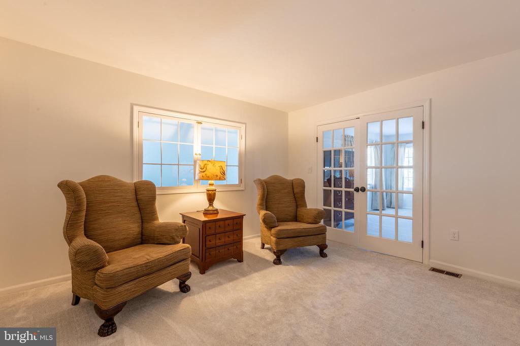 20 AUTUMNWOOD DRIVE