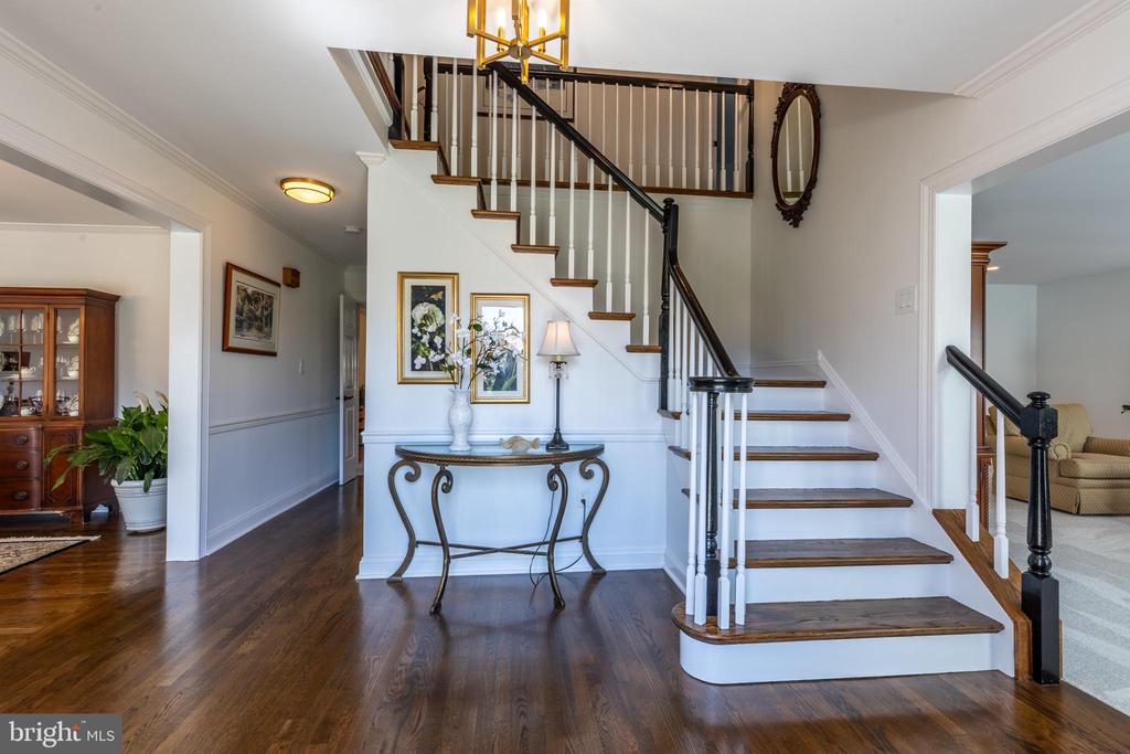 20 AUTUMNWOOD DRIVE