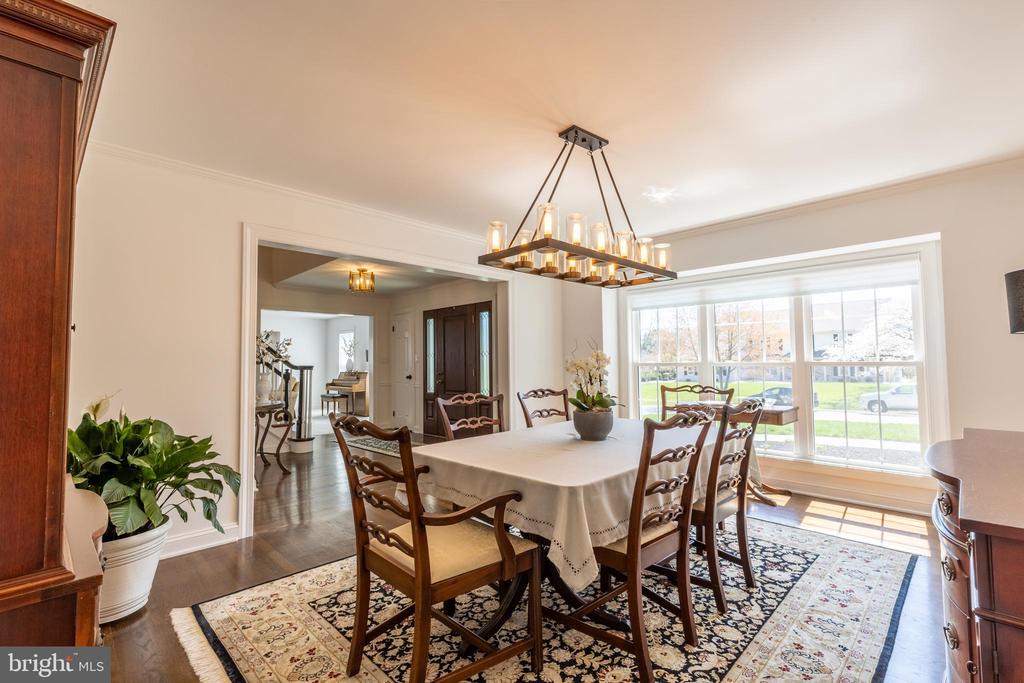 20 AUTUMNWOOD DRIVE