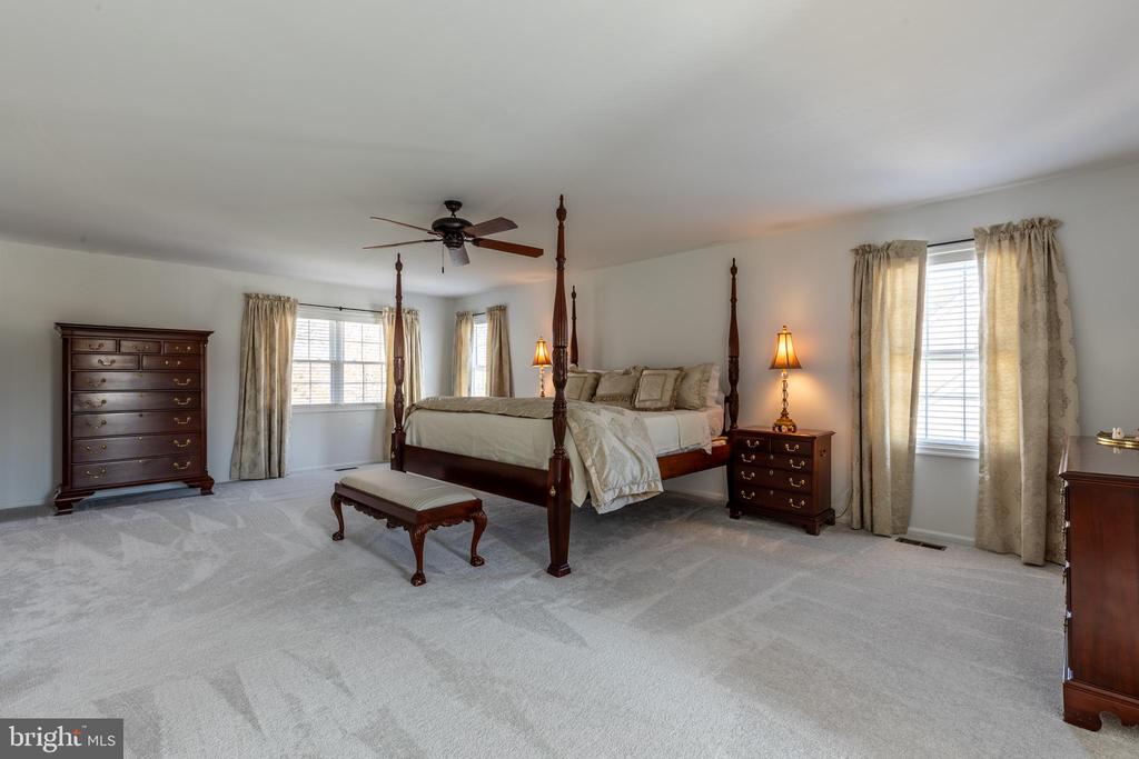 20 AUTUMNWOOD DRIVE