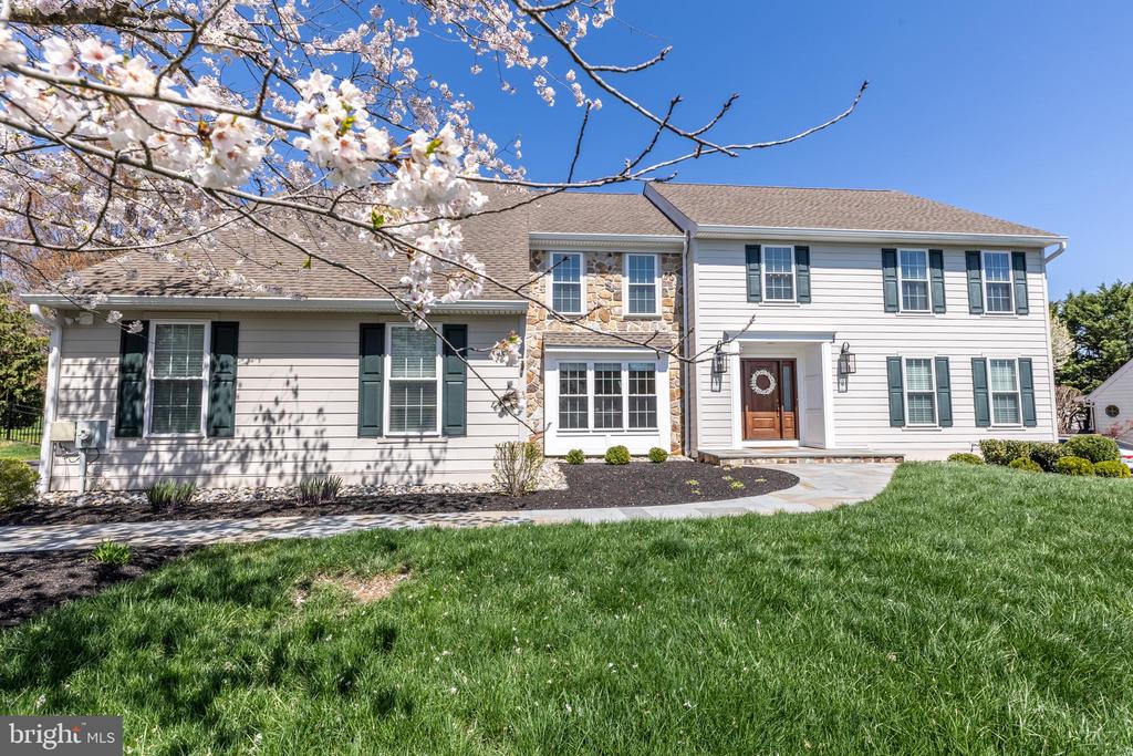 20 AUTUMNWOOD DRIVE