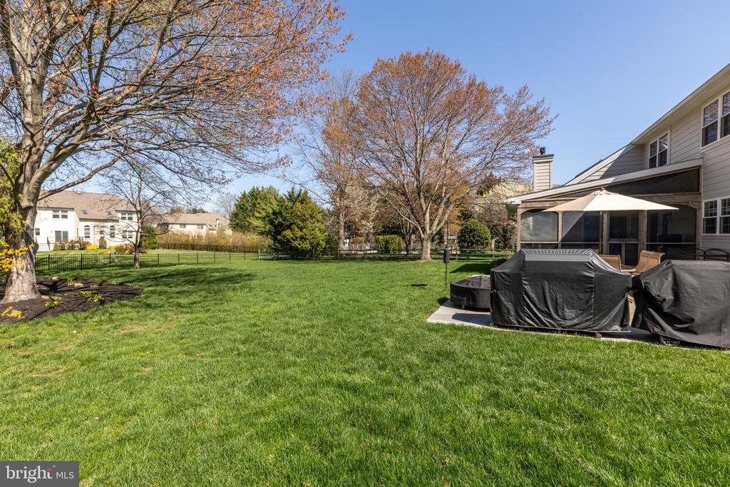 20 AUTUMNWOOD DRIVE