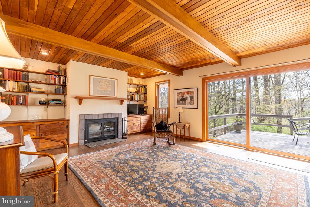 8 N BUCK RIDGE DRIVE