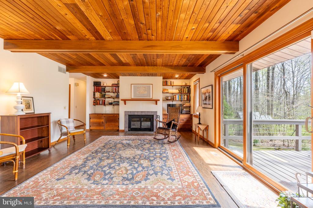 8 N BUCK RIDGE DRIVE