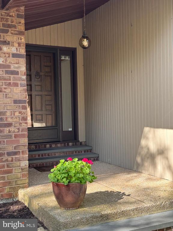 8 N BUCK RIDGE DRIVE