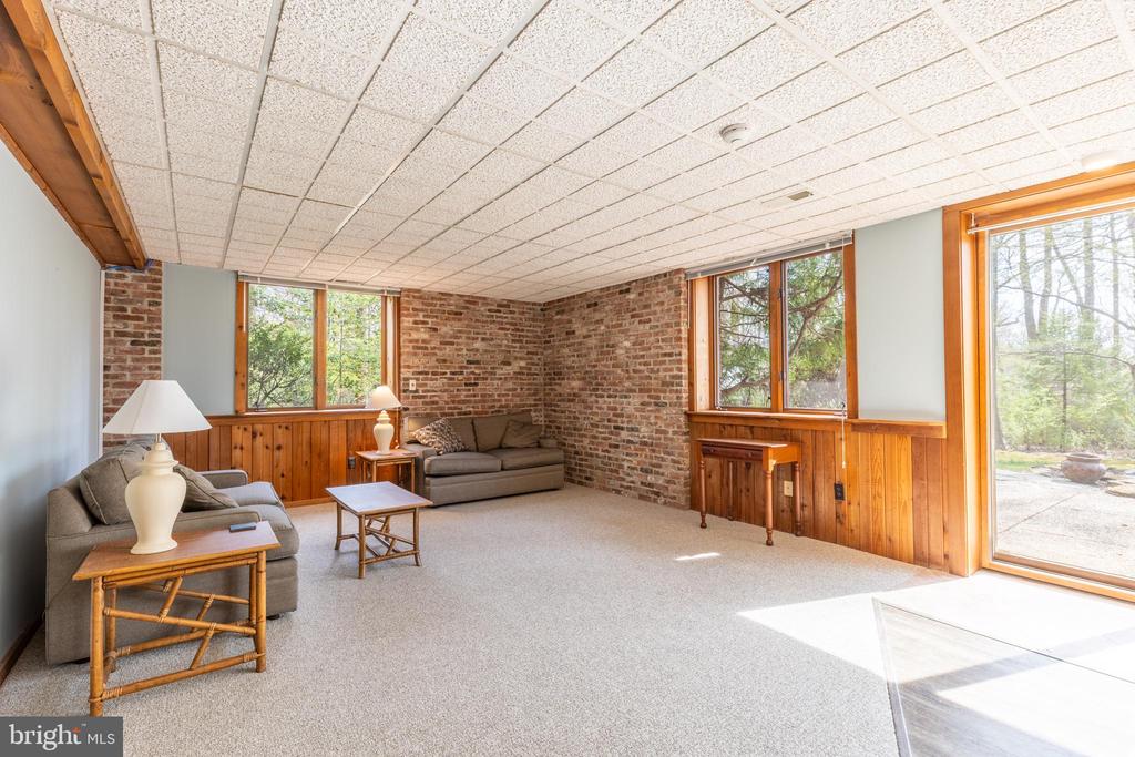 8 N BUCK RIDGE DRIVE