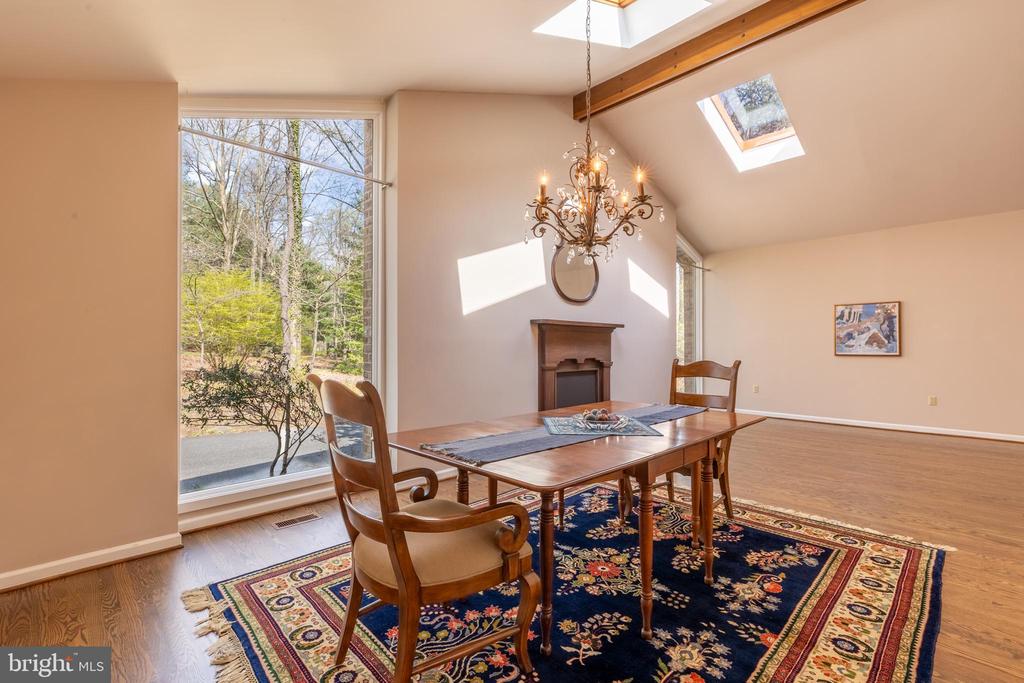 8 N BUCK RIDGE DRIVE