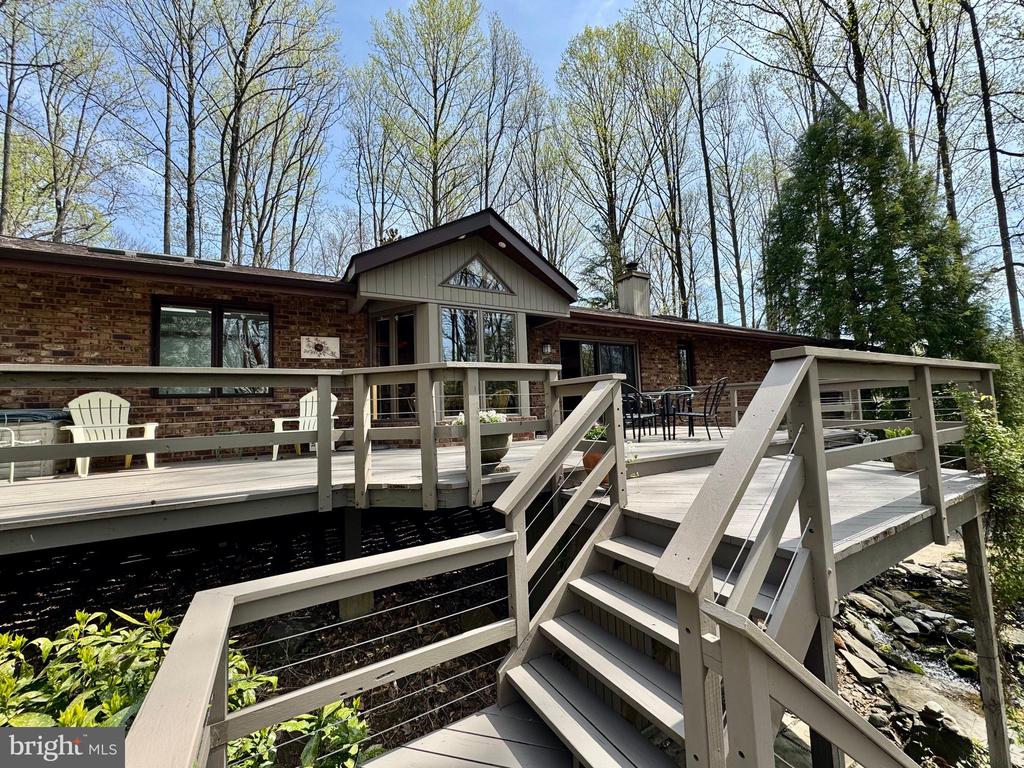 8 N BUCK RIDGE DRIVE