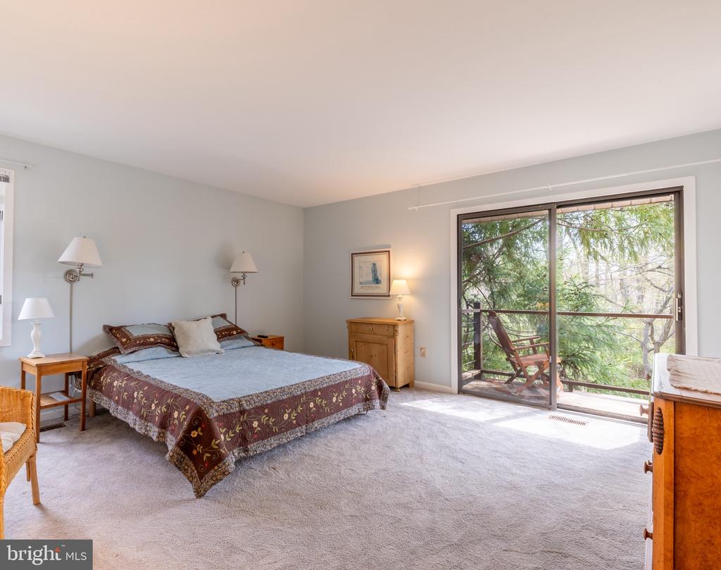 8 N BUCK RIDGE DRIVE