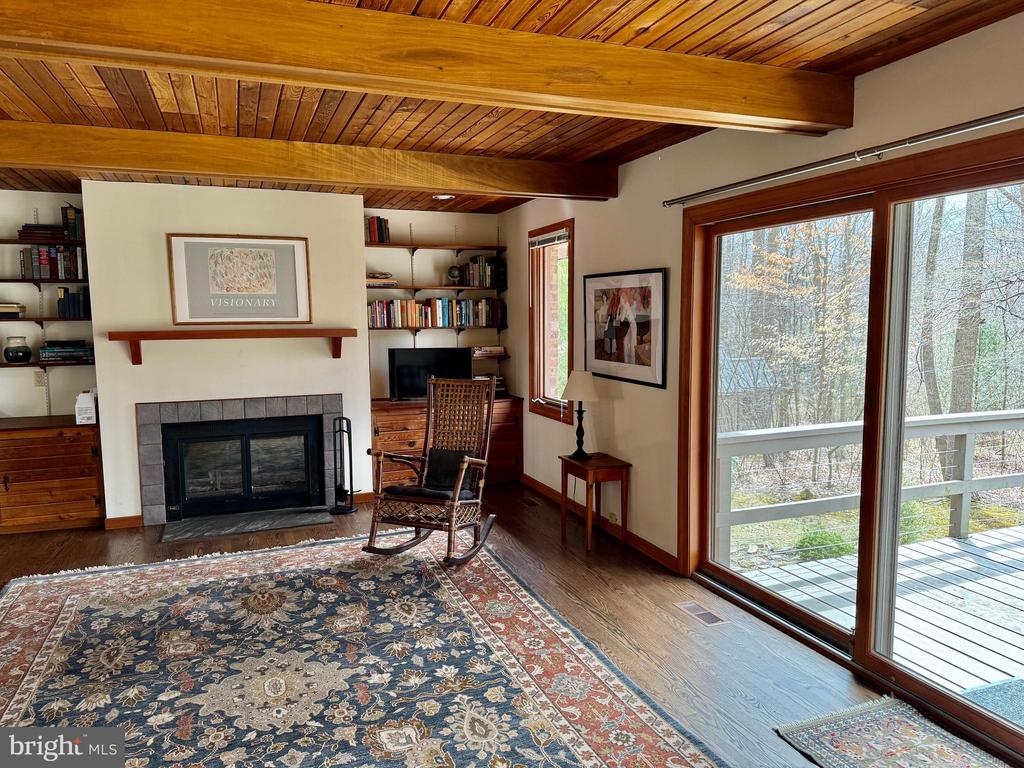 8 N BUCK RIDGE DRIVE