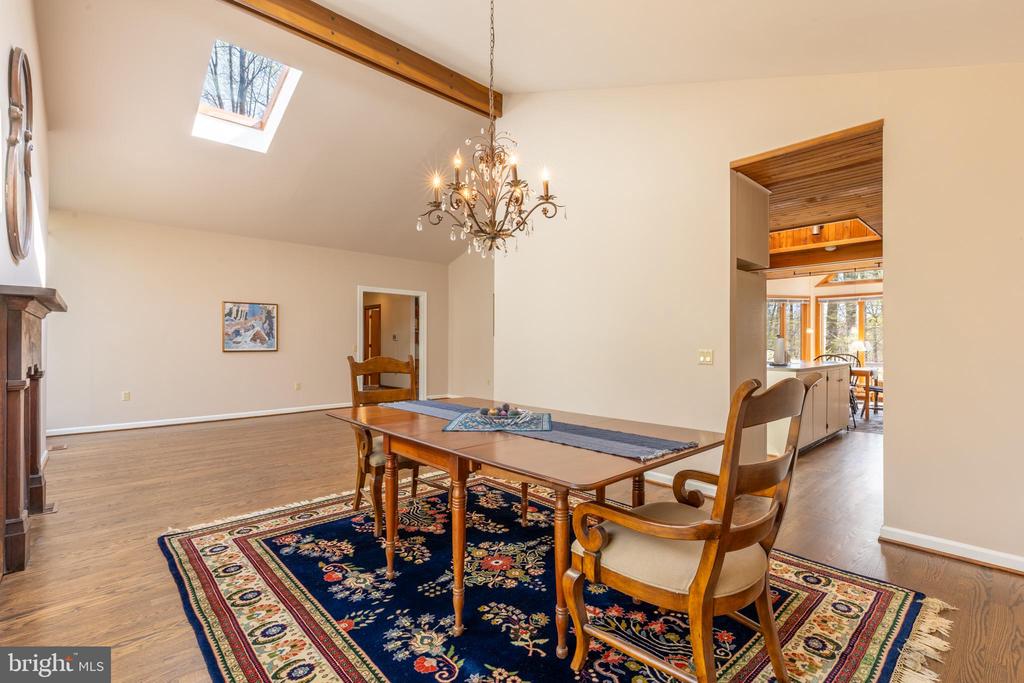 8 N BUCK RIDGE DRIVE