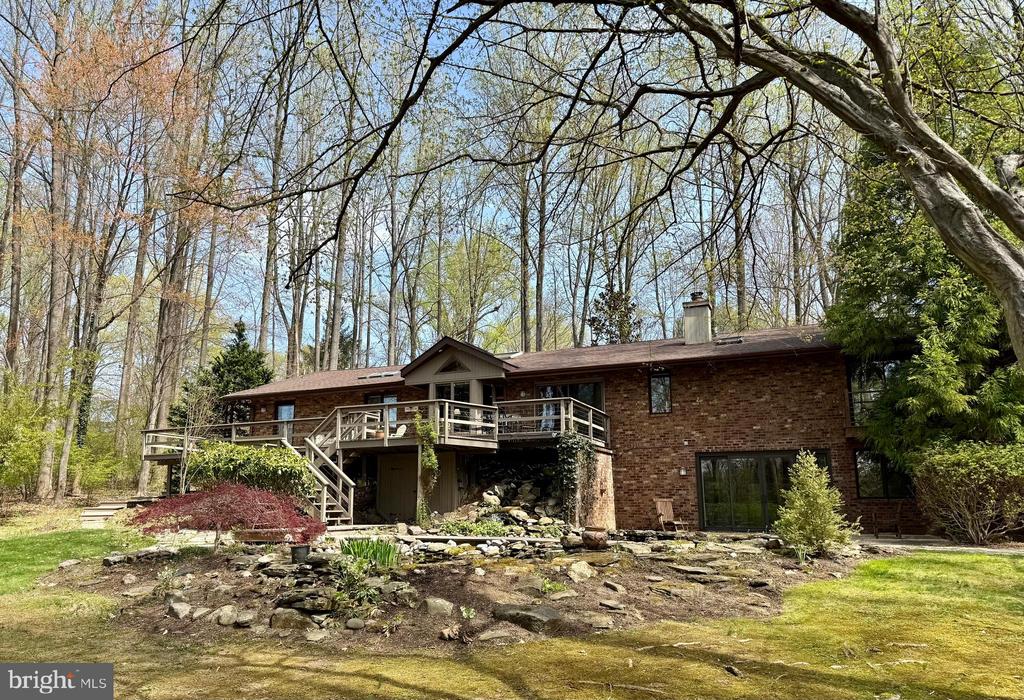 8 N BUCK RIDGE DRIVE