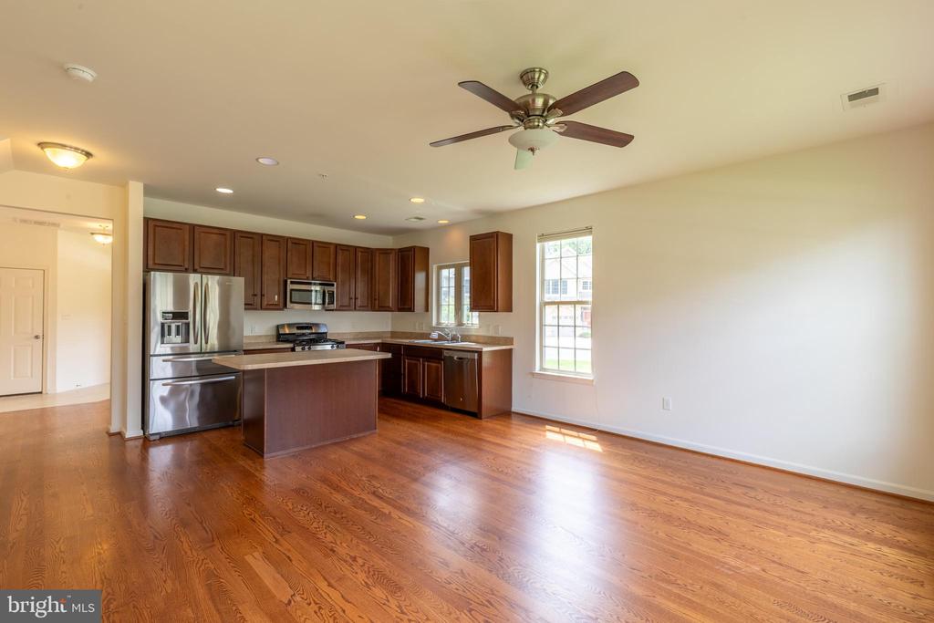 19 FOUNTAINVIEW DRIVE