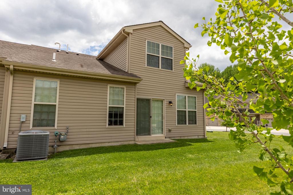 19 FOUNTAINVIEW DRIVE