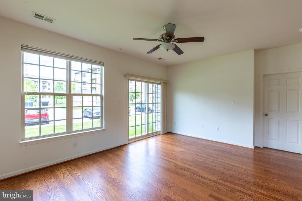 19 FOUNTAINVIEW DRIVE