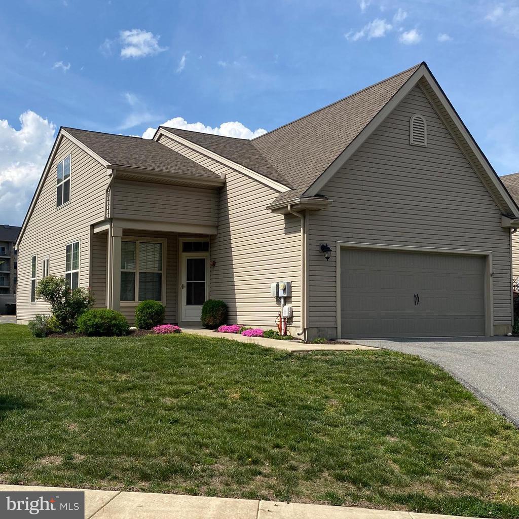 19 FOUNTAINVIEW DRIVE
