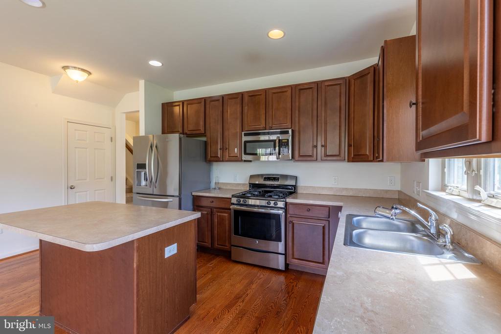 19 FOUNTAINVIEW DRIVE