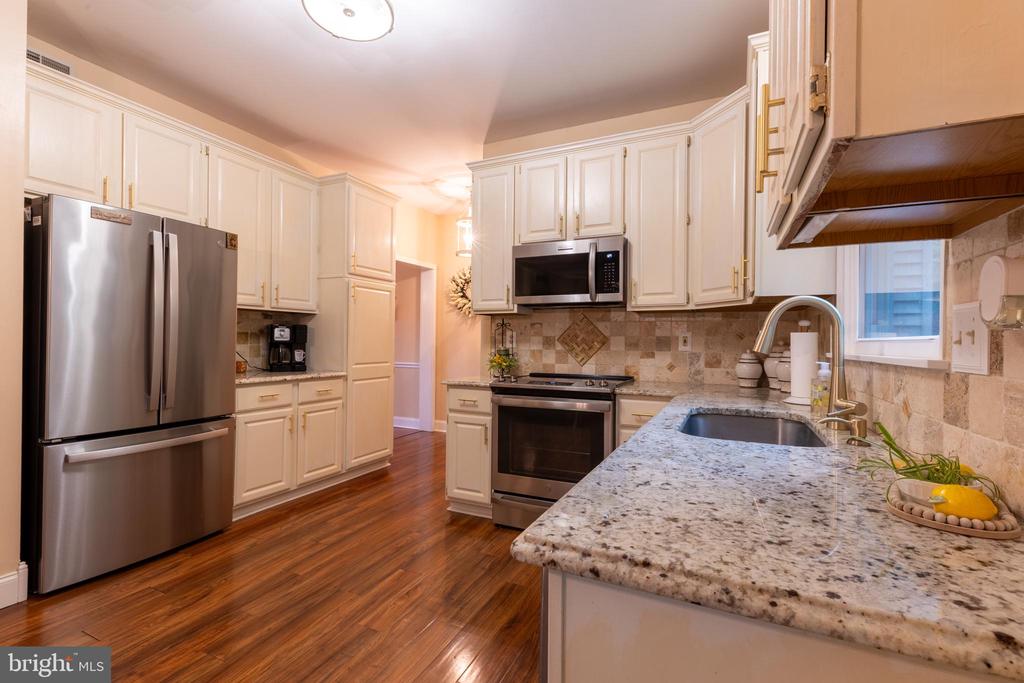 226 HAWKES COURT