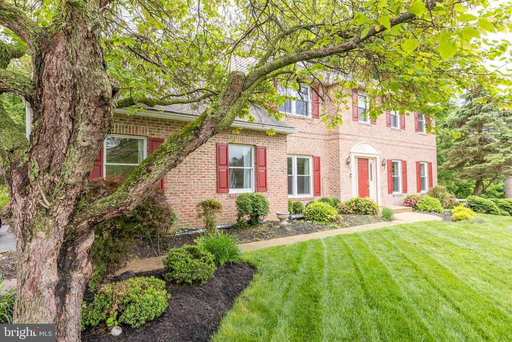 226 HAWKES COURT