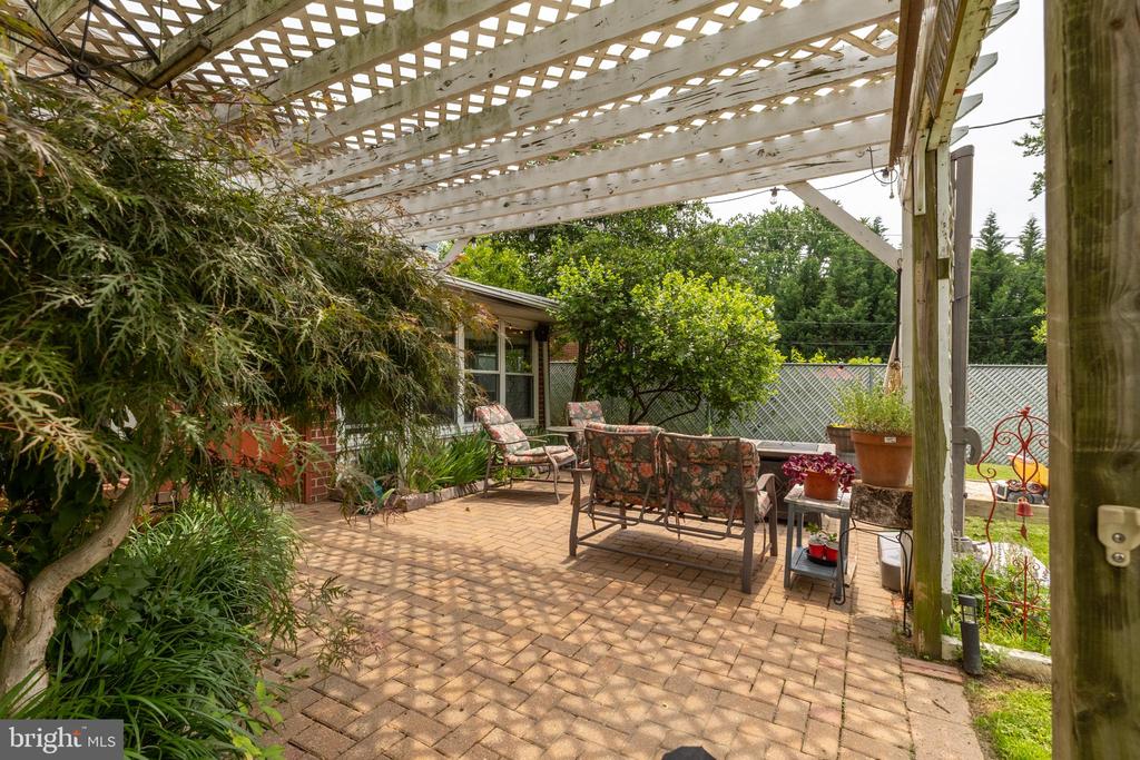 2035 ARMOUR DRIVE