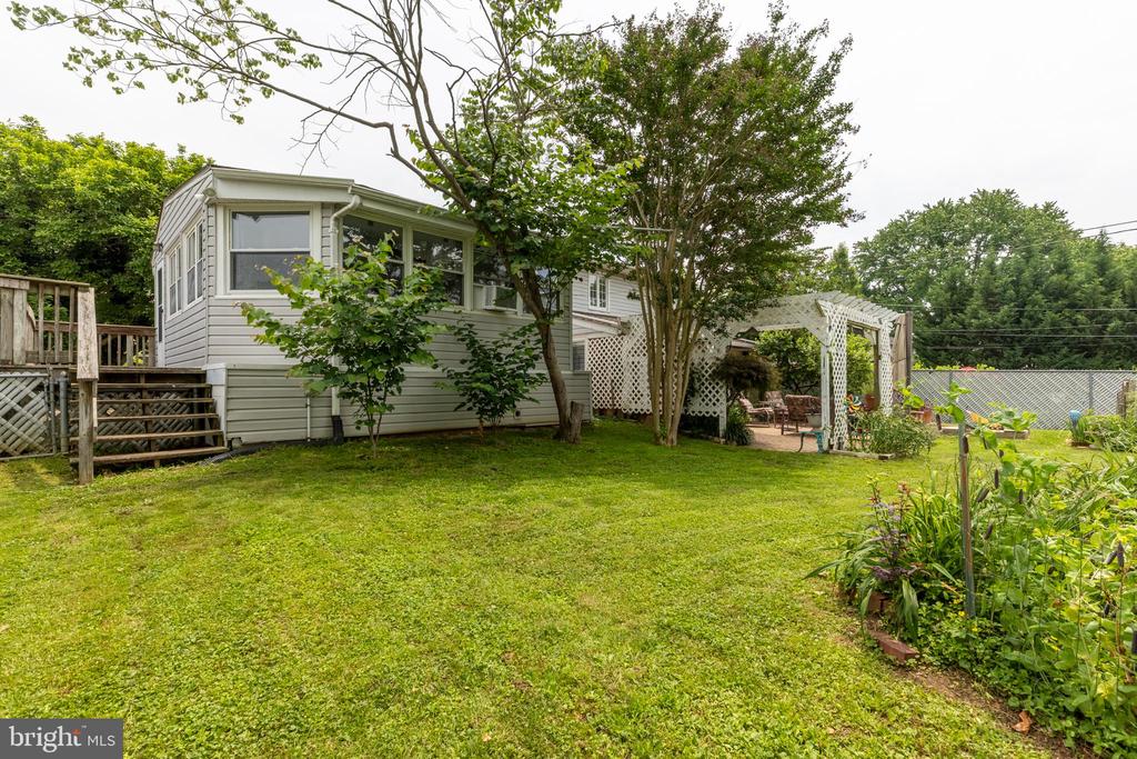 2035 ARMOUR DRIVE