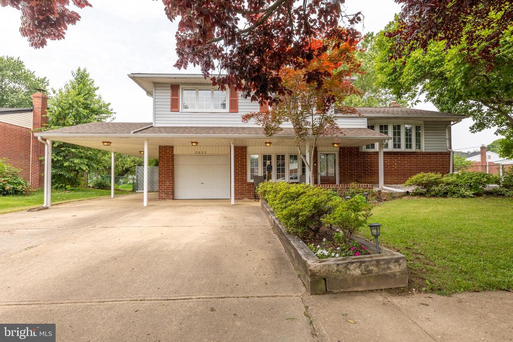 2035 ARMOUR DRIVE