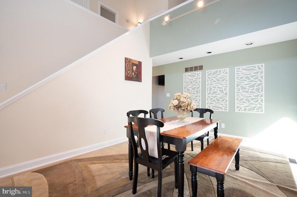 522 BEECH TREE LANE