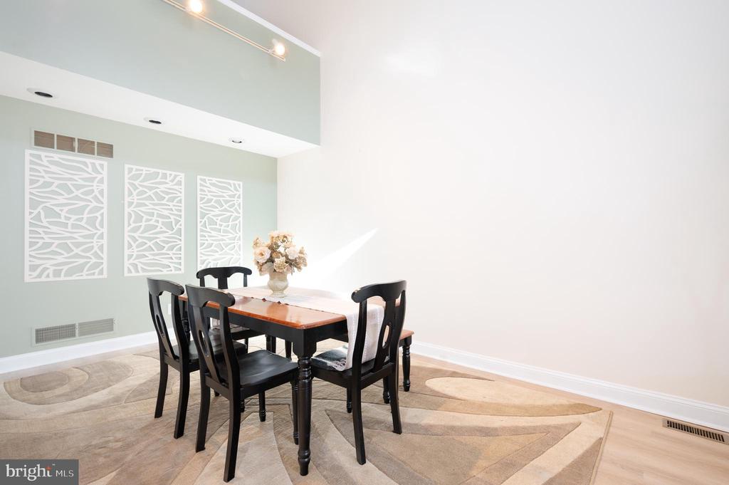 522 BEECH TREE LANE