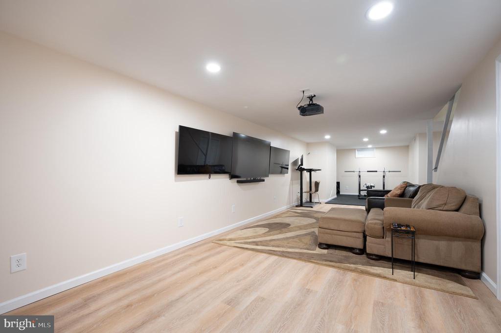 522 BEECH TREE LANE