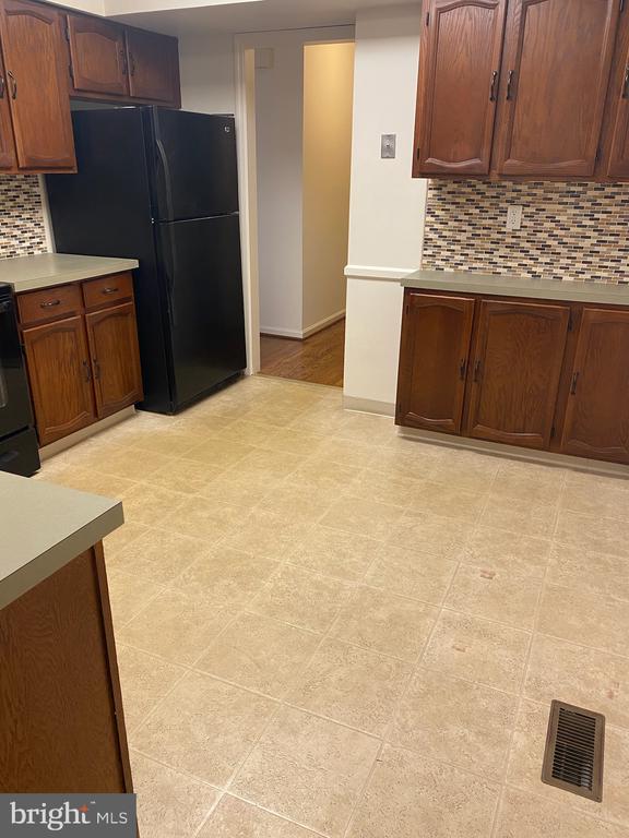 4859 PLUM RUN COURT
