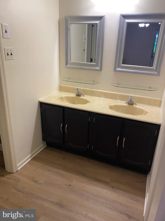 4859 PLUM RUN COURT
