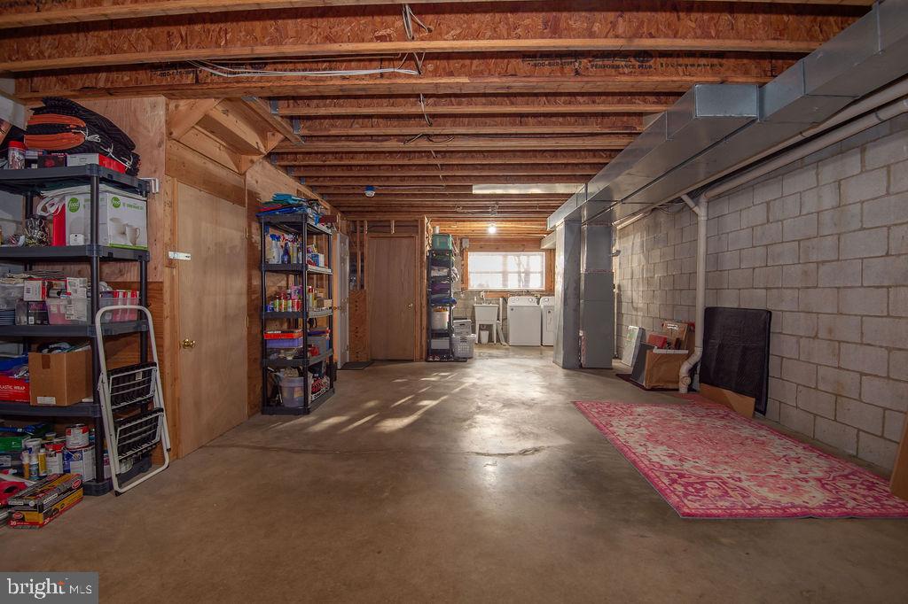 815 N WATERFORD LANE