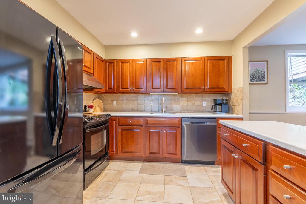 427 WALDEN LANE