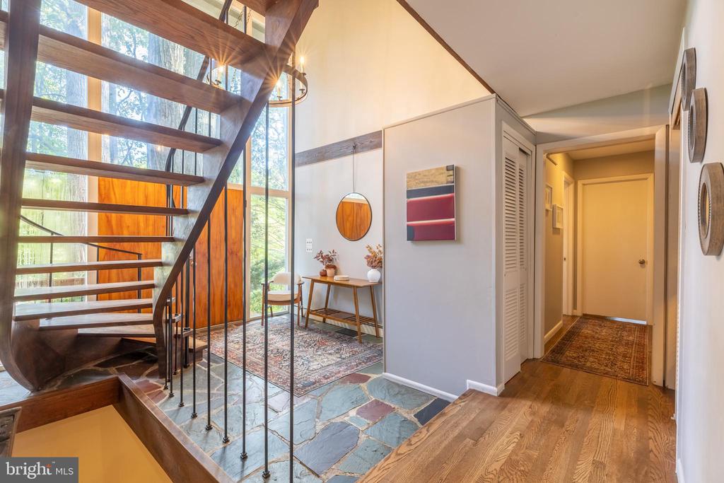427 WALDEN LANE