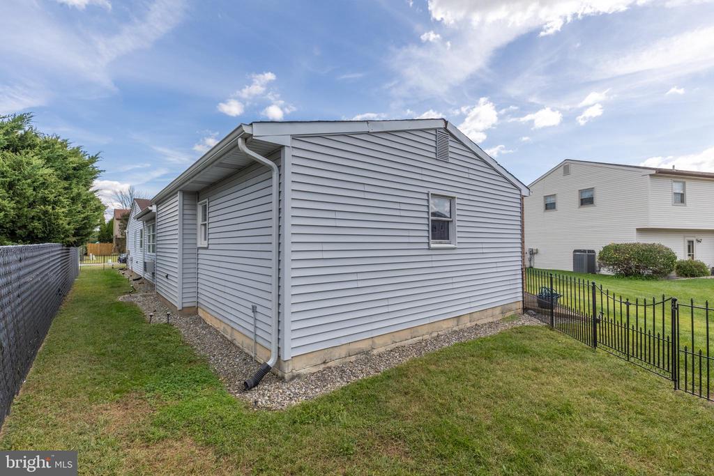 4 REYBURN COURT